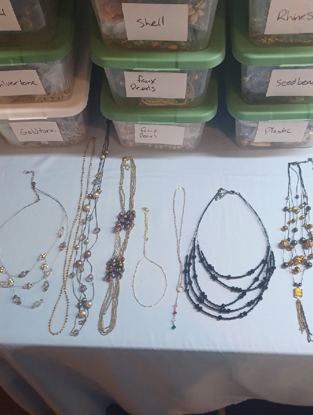 Preview For 5-19-26 .. 16lbs Of Crystal.. 8.00 Starts On Necklaces - Picture 13 of 17